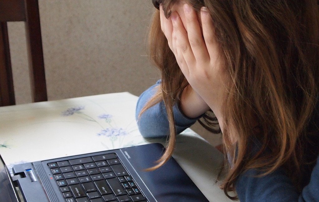 Ciberstalking: persona sufre acoso digital